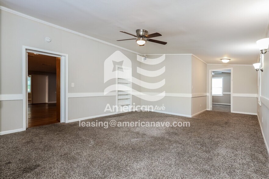 Building Photo - 5810 Blueridge Dr