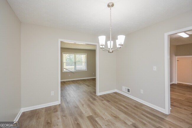 Building Photo - 6950 Carleen Ct