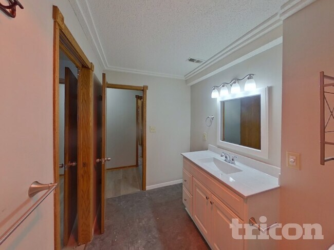 Building Photo - 1503 Palomino Trail