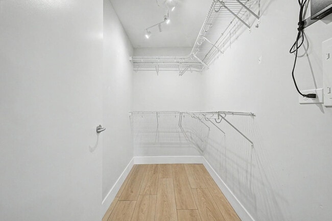 Building Photo - 7147 E Rancho Vista Dr