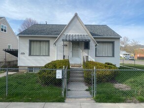 Building Photo - 177 E Cleveland Ave