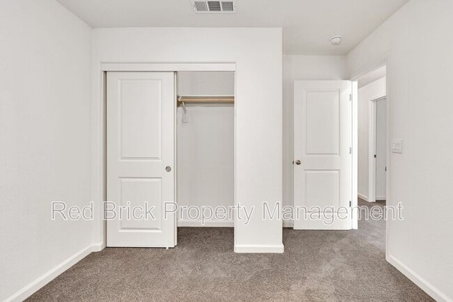 Building Photo - 393 Sullivan Dr