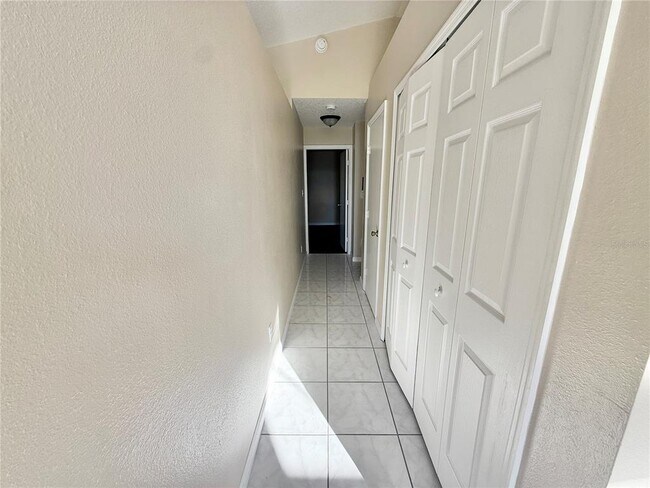 Building Photo - 2359 Harbor Town Dr