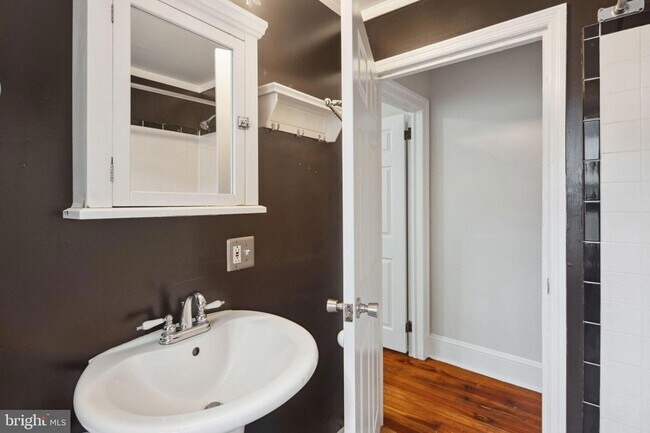 Building Photo - 4132 Manayunk Ave
