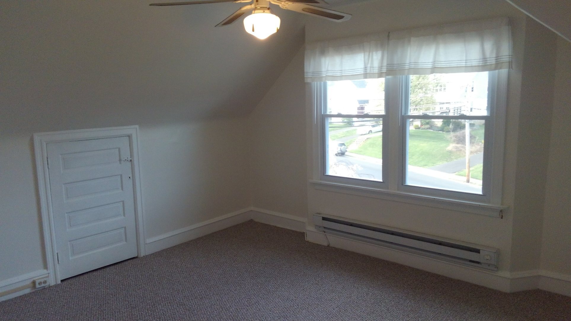 Bedroom/living room dimensions 12' x14' - 2116 Old Welsh Road
