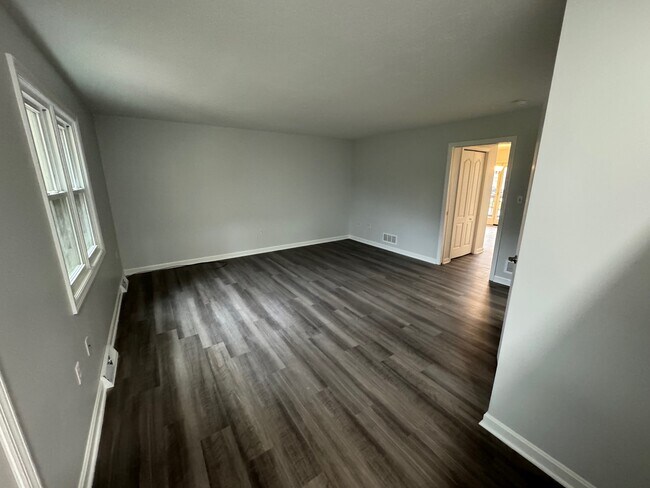 Building Photo - 230 Chesna Dr