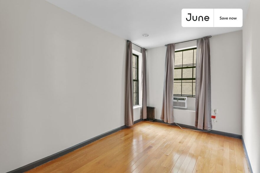 Building Photo - 226 E 7th St