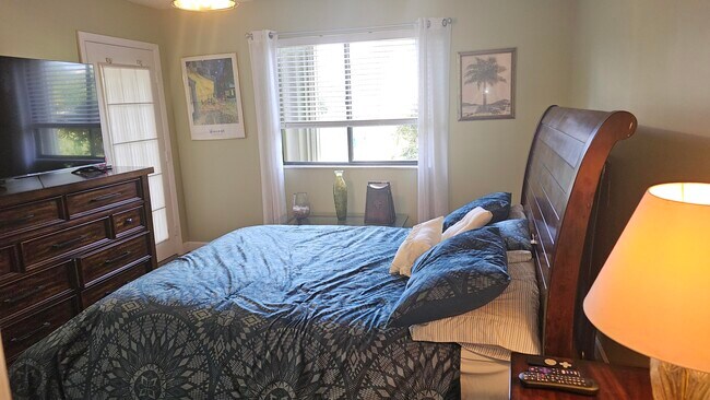 Building Photo - 3138 Via Poinciana