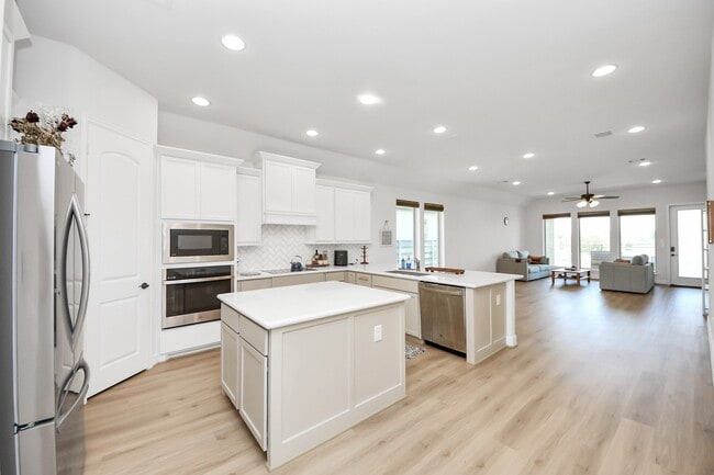 Building Photo - 2550 Forbidden Fig Row