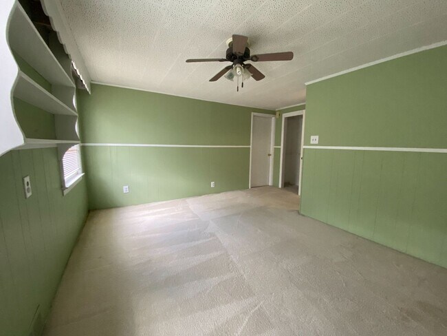 Building Photo - Spacious Ranch in Elm Grove!