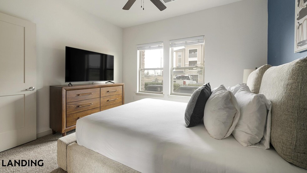 Building Photo - 2825 Main St