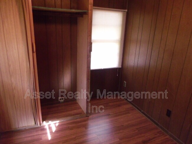 Building Photo - 102 Wainwright Rd