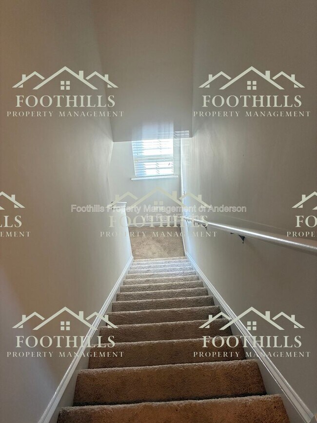 Building Photo - 31 Ravencrest Dr