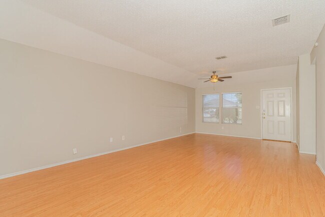 Building Photo - 537 Bailey St