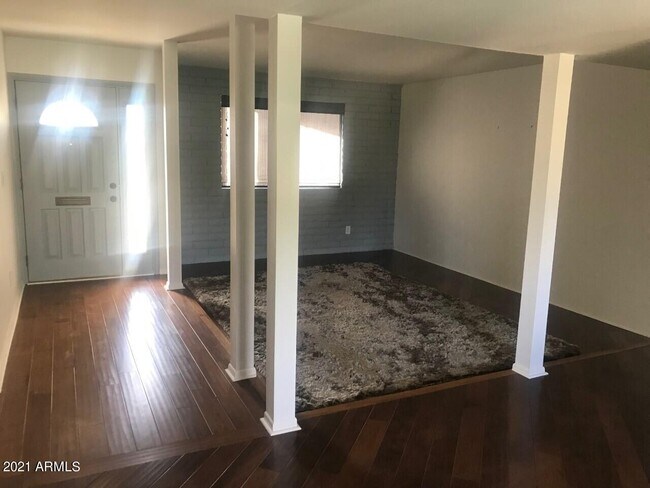 Building Photo - 3924 E Yucca St