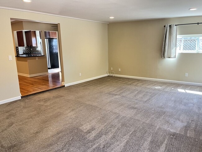 Building Photo - 5657 Barclay Ave