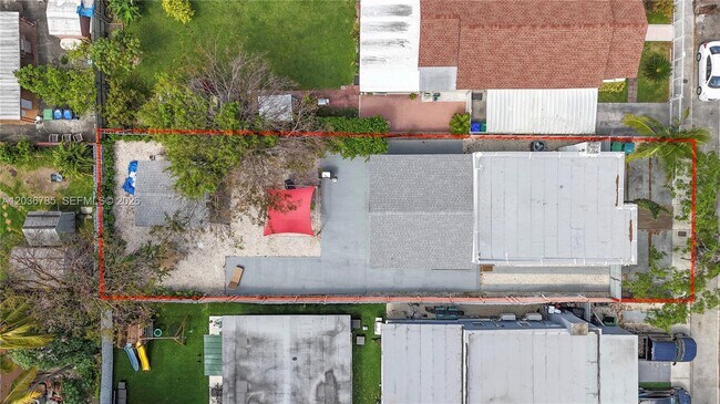 Building Photo - 3016 NW 22nd Ct