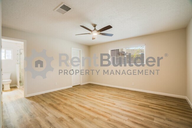 Building Photo - !!!!WOW PRICE INPROVEMENT JUST IN TIME FOR...