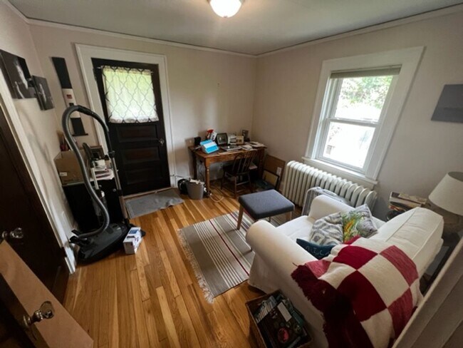 Building Photo - Duluth MN - 3 Bed - 1 1/4 bath