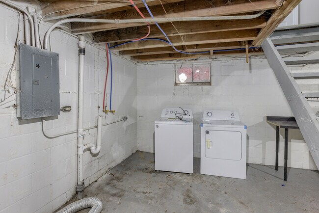 Building Photo - 3356 N 41st St