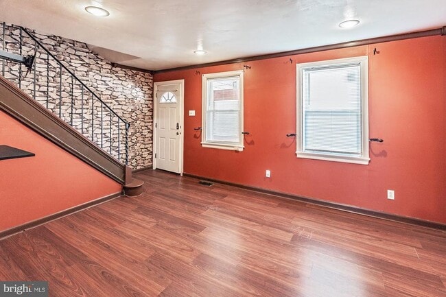 Building Photo - 3312 W 13th St