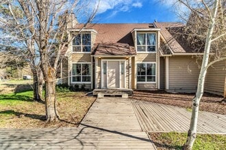 Building Photo - Park Meadows - Brand New Carpeting! Landscaping Included!