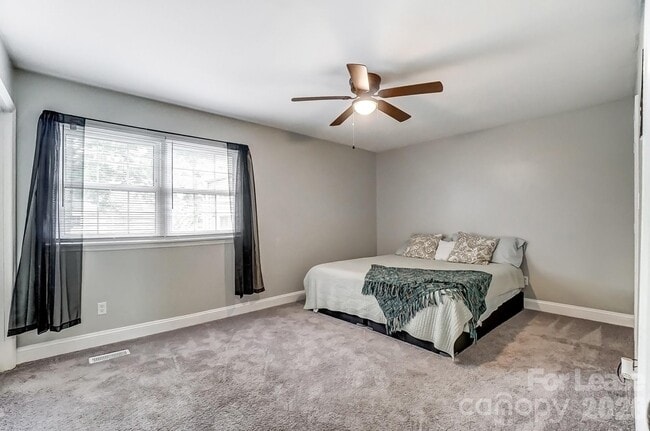 Building Photo - 8518 Castle Pine Ct