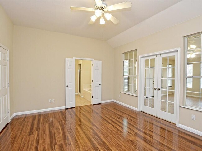 Building Photo - 13220 Villa Park Dr