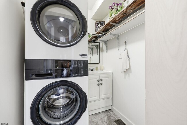 Building Photo - 7701 Atlantic Ave