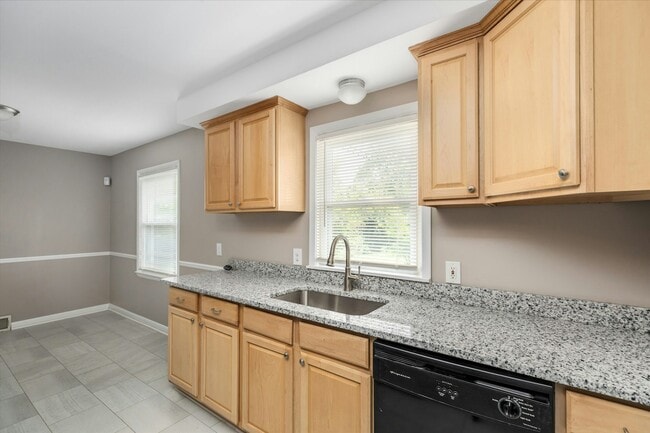 Building Photo - 4410 Rosewold Ave