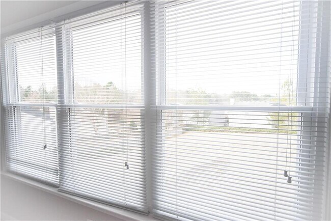 Building Photo - 4113 Glenaire Way NW