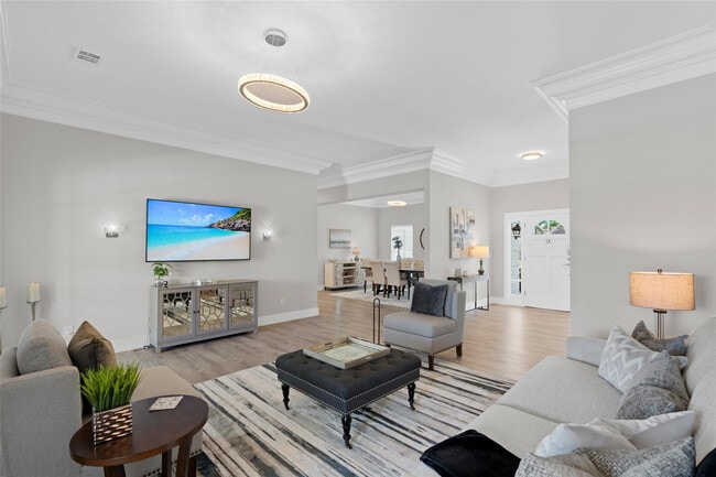 Building Photo - 9010 Gardens Glen Cir