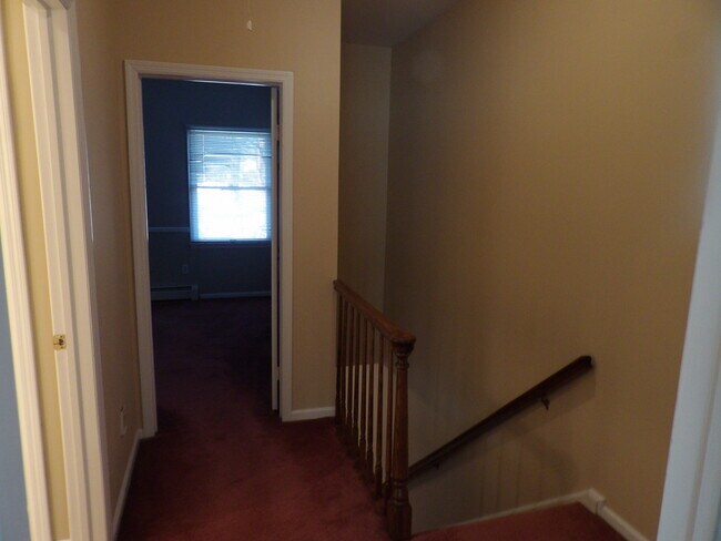 2nd Flr Hall - 98 Lincoln Park Rd