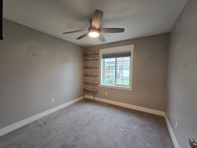 Building Photo - 4 bed 2 bath home in Josephine Crossing
