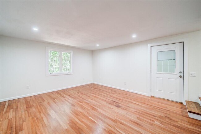 Building Photo - 5574 Hardscrabble Rd