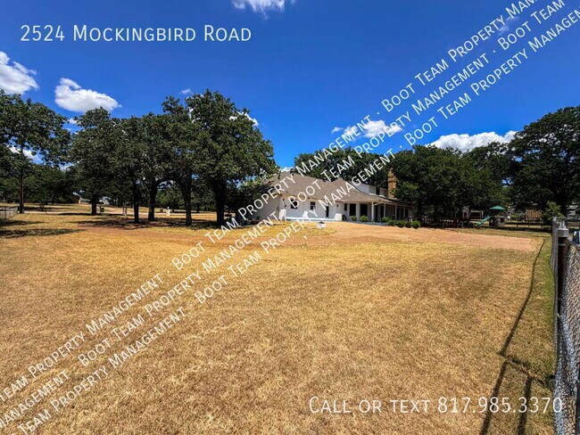 Building Photo - 2524 Mockingbird Rd