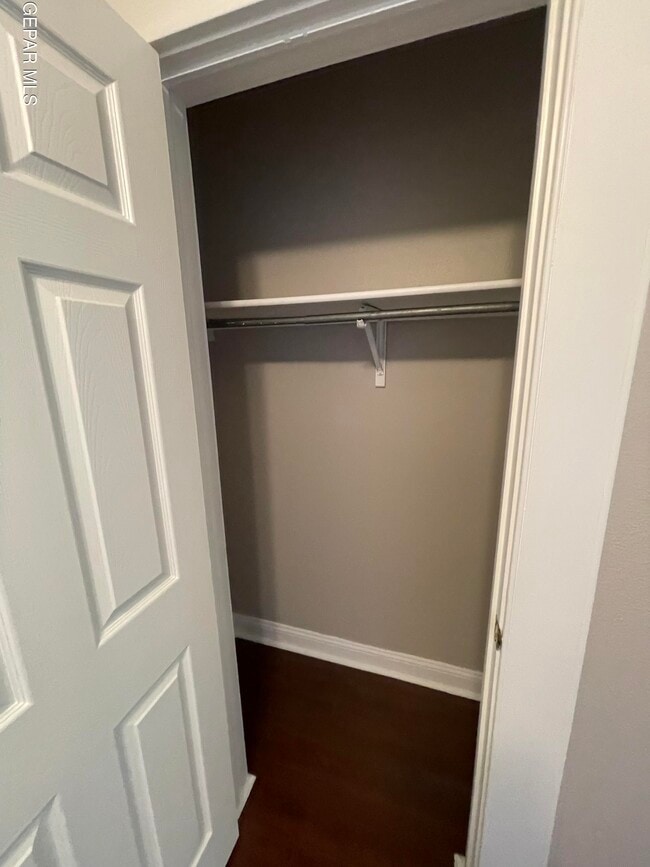 Building Photo - 521 W Missouri Ave