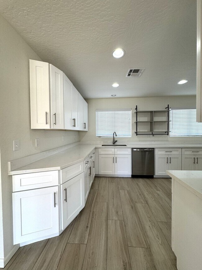 Building Photo - 4426 N 85th St