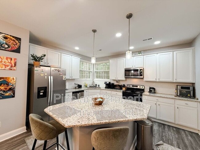 Building Photo - 7019 Laurinburg Rd