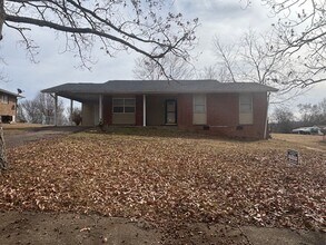 Building Photo - Knoxville 37915 - 4 bedroom 2 bath - call Howard Grower 865-705-0969
