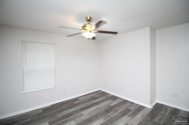 Building Photo - 5579 Okaloosa St