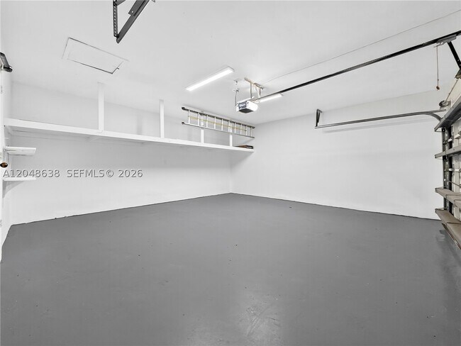 Building Photo - 14121 SW 97th Ave