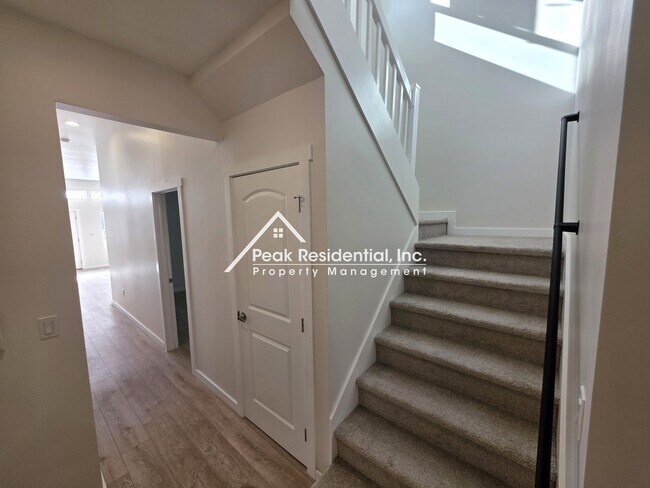 Building Photo - Updated 4bd/2ba Walnut Grove House