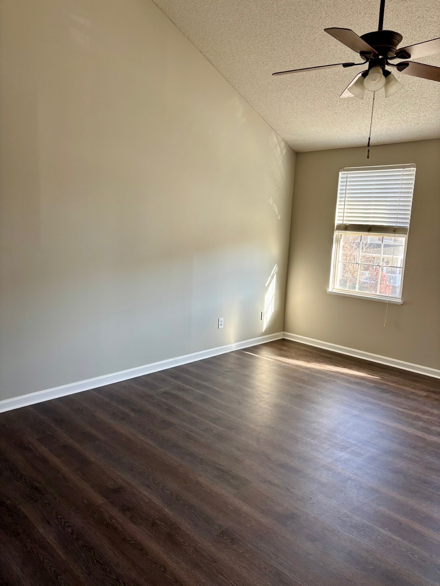 Building Photo - 169 Walkbridge Way