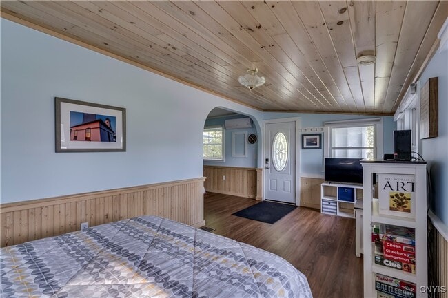 Building Photo - 216 Frontenac Blvd