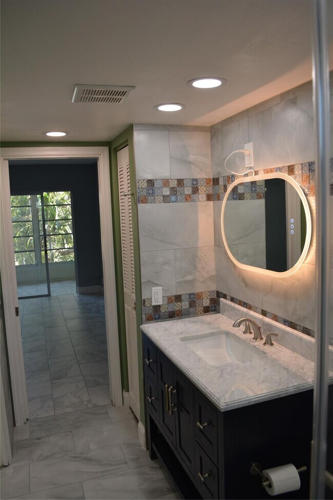 Building Photo - 1481 S Ocean Blvd