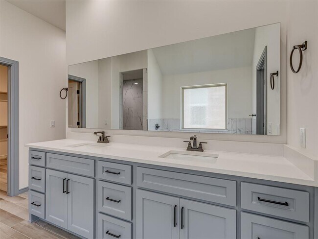 Building Photo - 9332 SW 33rd Pl