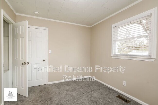 Building Photo - 401 Hobson St