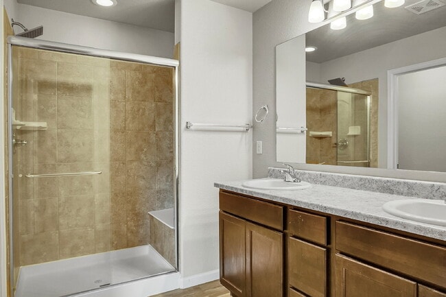 Building Photo - $2,300.00 - 3 Bedrooms, 2.5 Bathroom, Town...