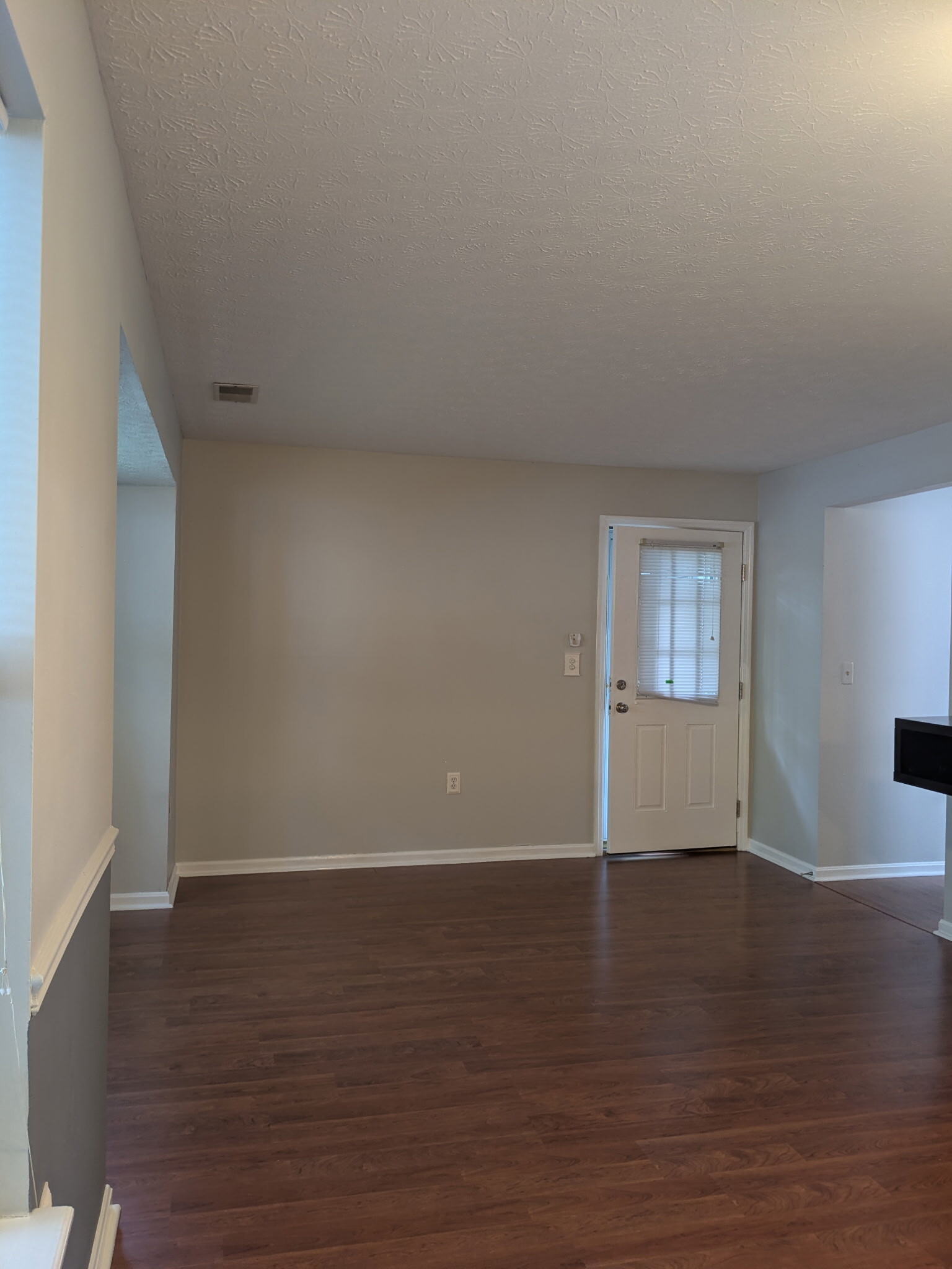 Building Photo - 818 Rubel Ave